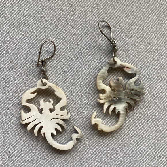 Carved Buffalo Horn Scorpion Earrings - Picture 4 of 6